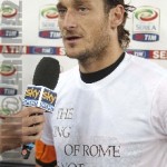 totti-maglietta-celebrativa-the-king-of-rome-lr24-1_5_11-mancini.jpg