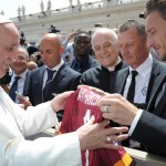 Papa-Francesco-e-Totti.jpg