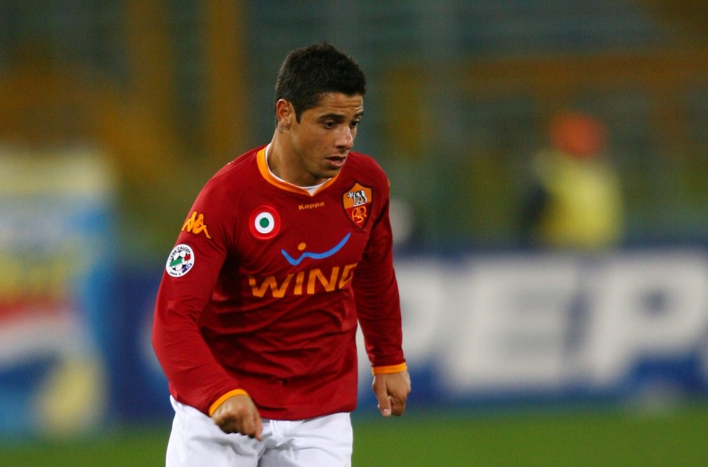 cicinho-in-campo.jpg