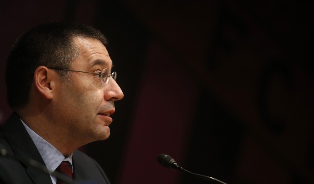 Barcelona vice-president Josep Maria Bartomeu attends a news conference where president Sandro Rosell announced his resignation, at Camp Nou stadium in Barcelona