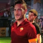 totti_maglianike4-300x255.jpg