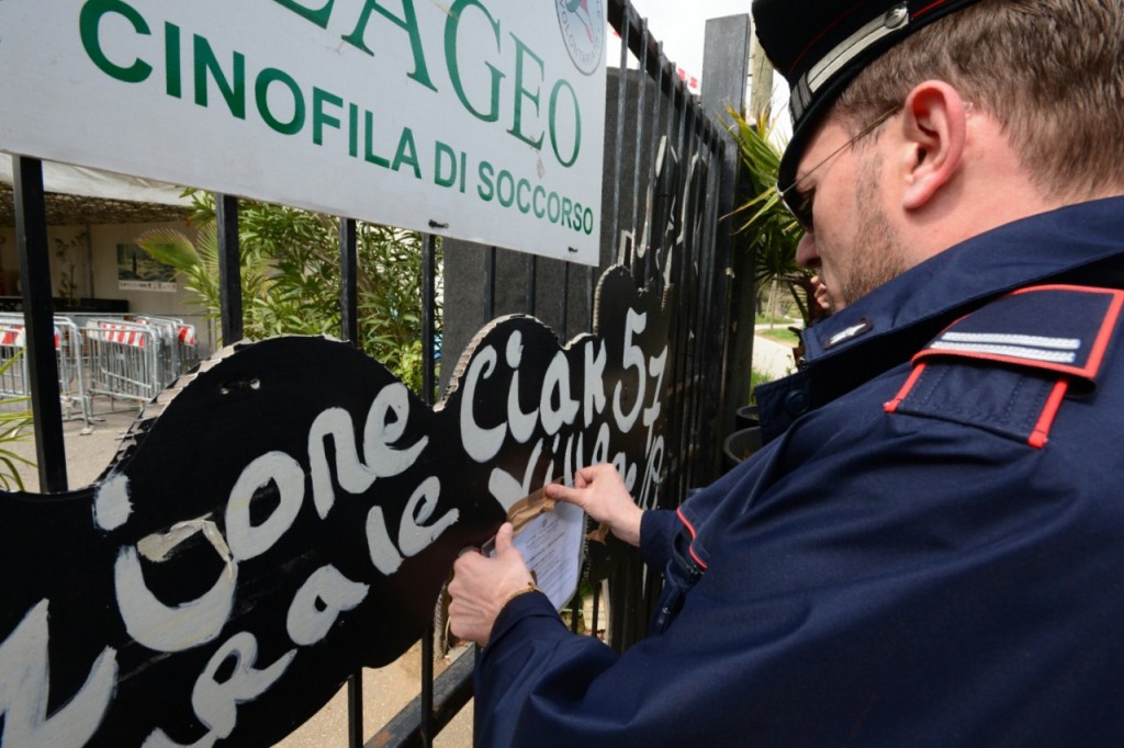 TOR DI QUINTO, SIGILLI AL "CIAK VILLAGE": STRUTTURA ABUSIVA - FOTO 1