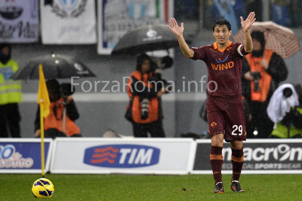 burdisso_lazio_roma_11112012-6.jpg