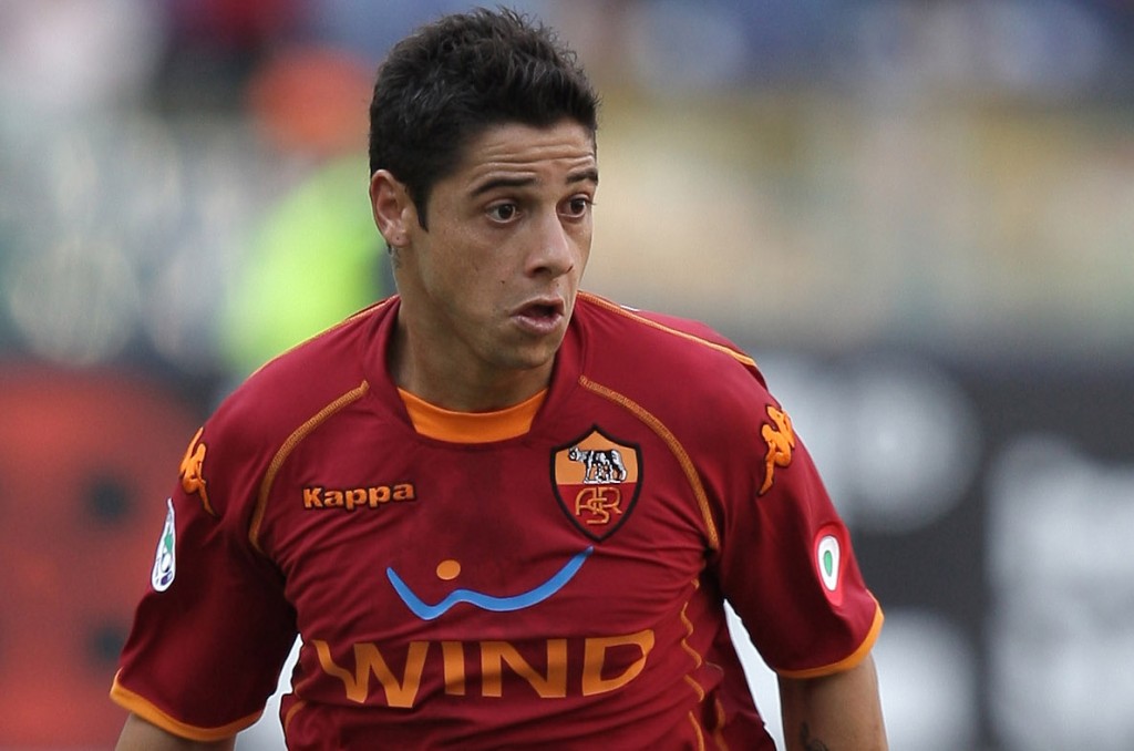cicinho-rossa.jpg