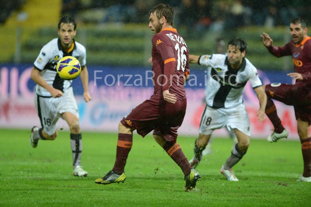 deRossi_parma_roma_31102012-30.jpg