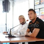 totti_conf2090720127.jpg