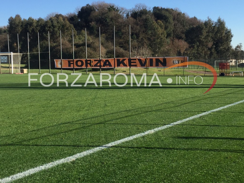 striscione_strootman