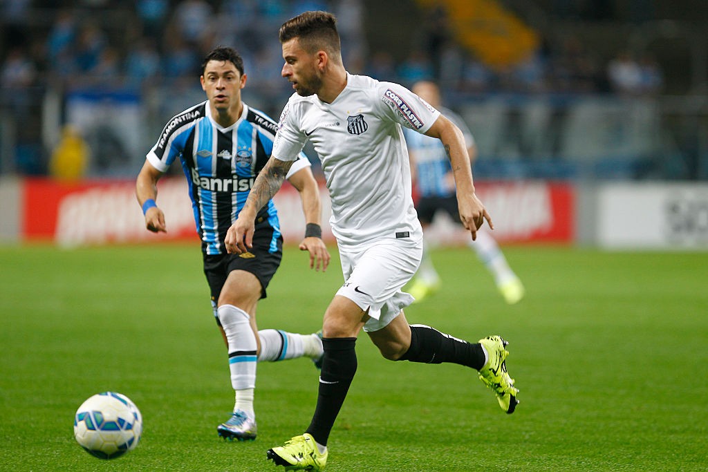 Gremio v Santos - Brasileirao Series A 2015