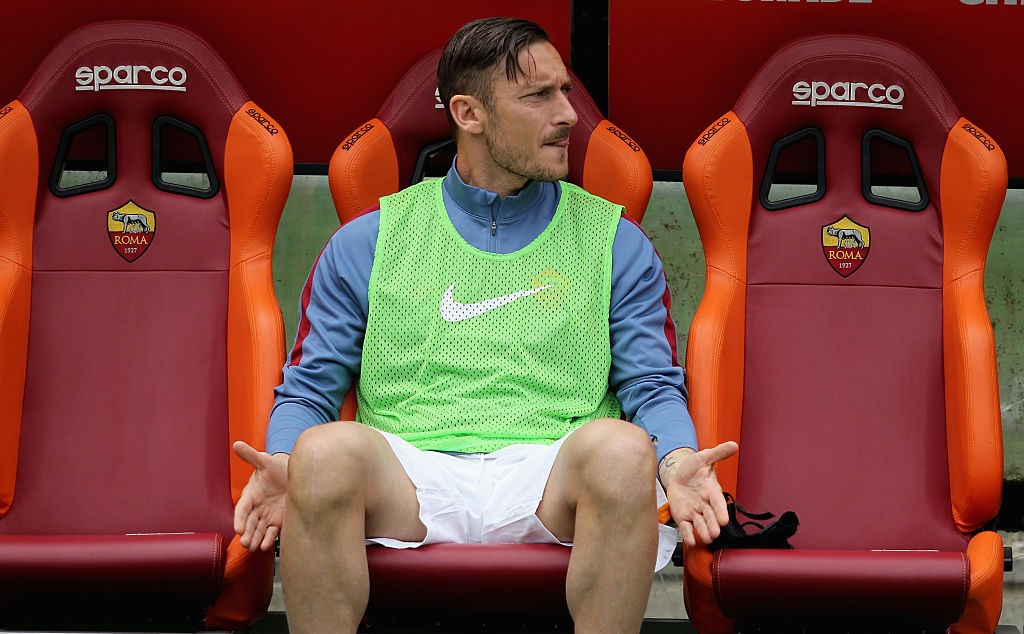 Roma_Chievo_3_0_8_5_2016 Totti panchina