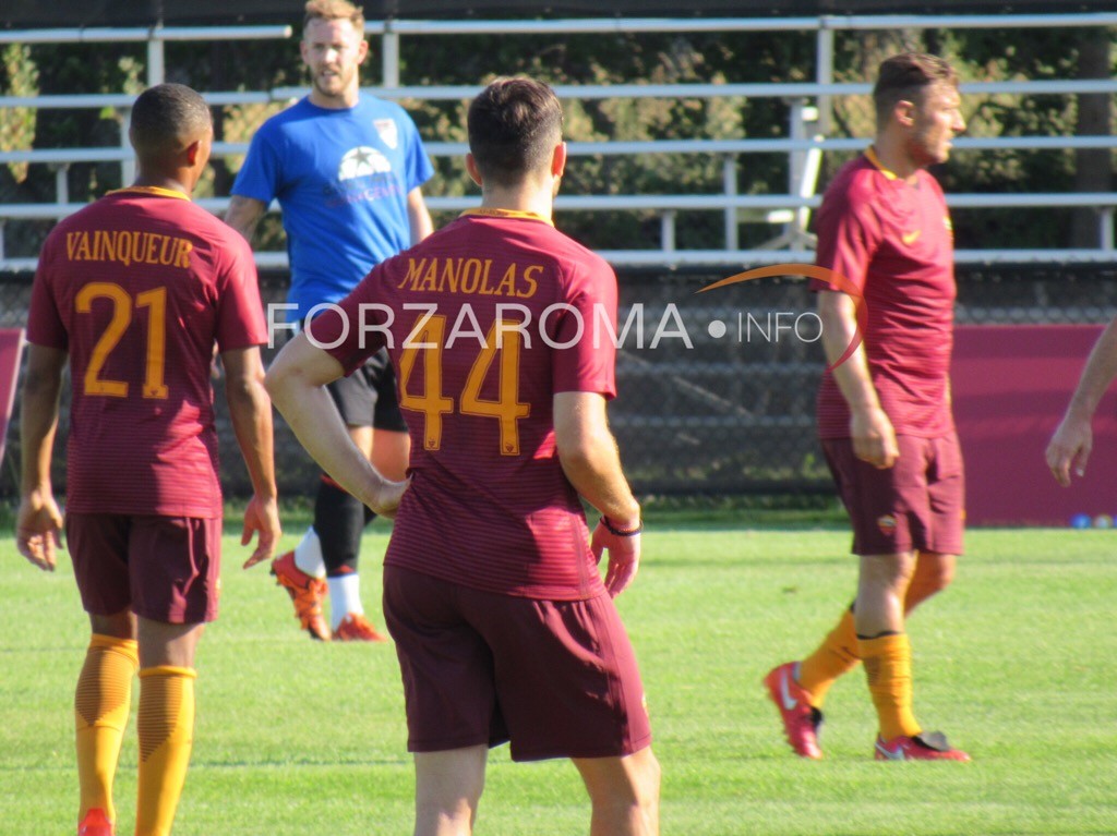 Manolas