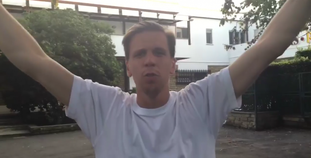 szczesny video frame