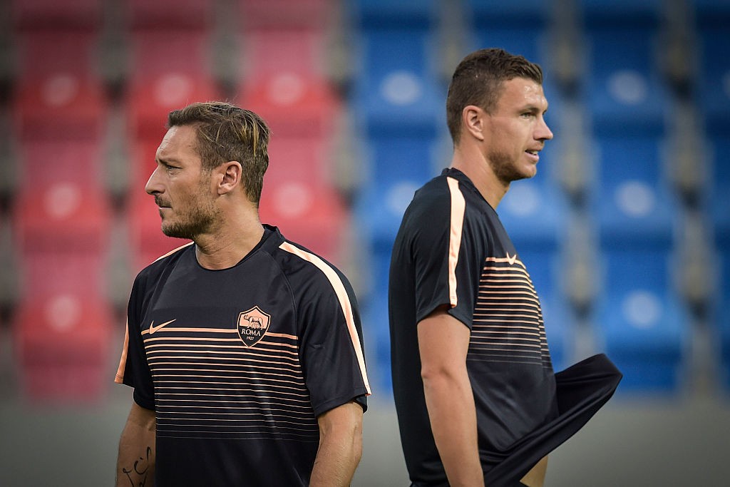 dzeko_totti_all_roma_viktoria14092106_7