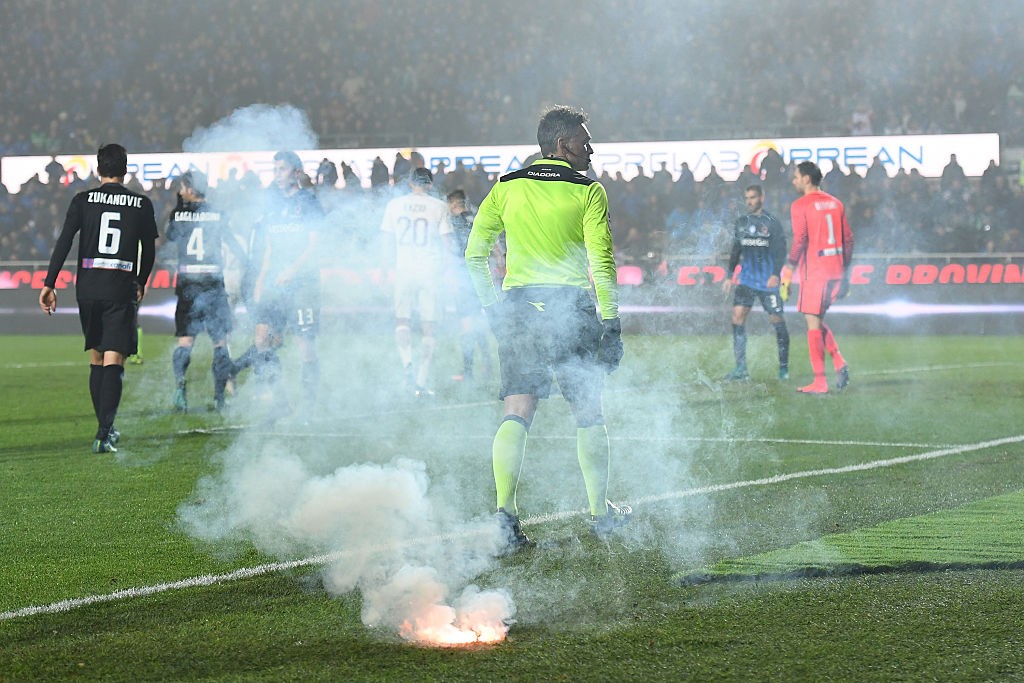 Atalanta_Roma_20_11_2016_fumogeno