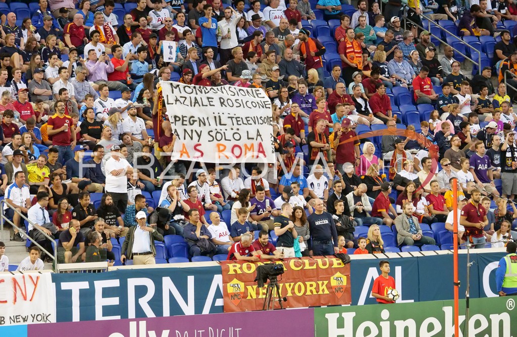 tifosi_ny_striscione