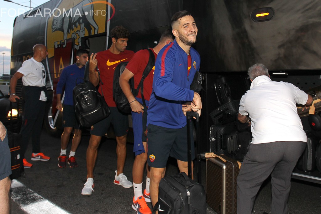 Manolas Aeroporto di Fiumicino                              Partenza della Roma in Usa