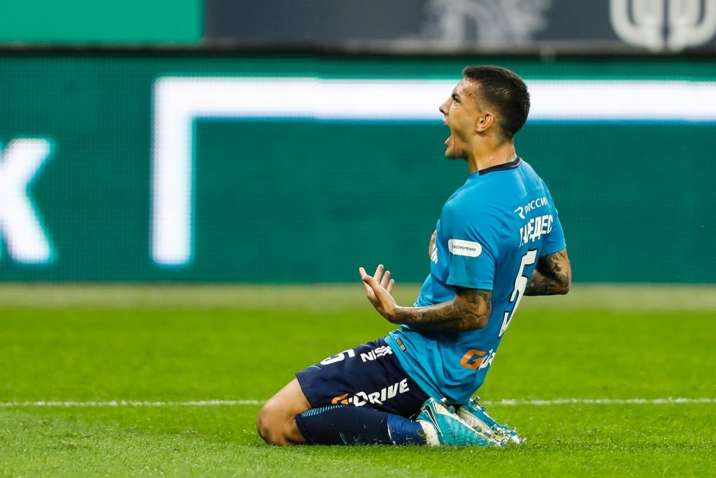 Paredes Zenit
