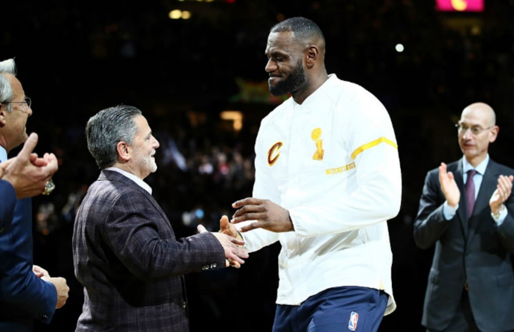 lebron-james-dan-gilbert