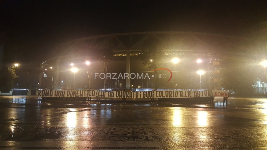 Striscione Astori Olimpico Tifosi