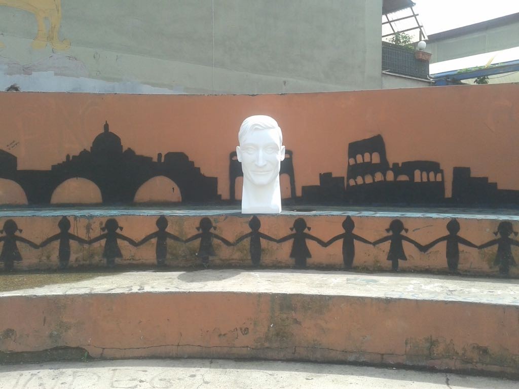 Totti Scultura tor bella monaca