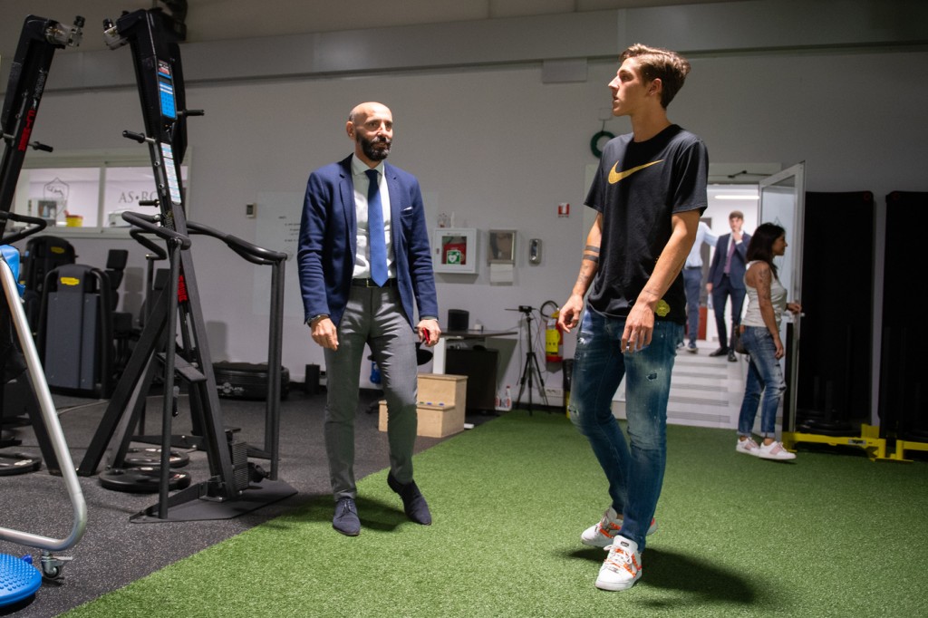 Nicolò Zaniolo visita il centro sportivo dell' AS RomaNicolò Zaniolo visita il centro sportivo dell' AS Roma