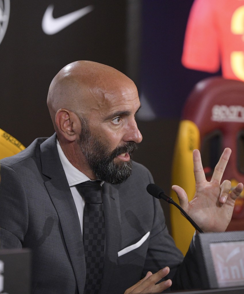 monchi-conferenza-kluivert