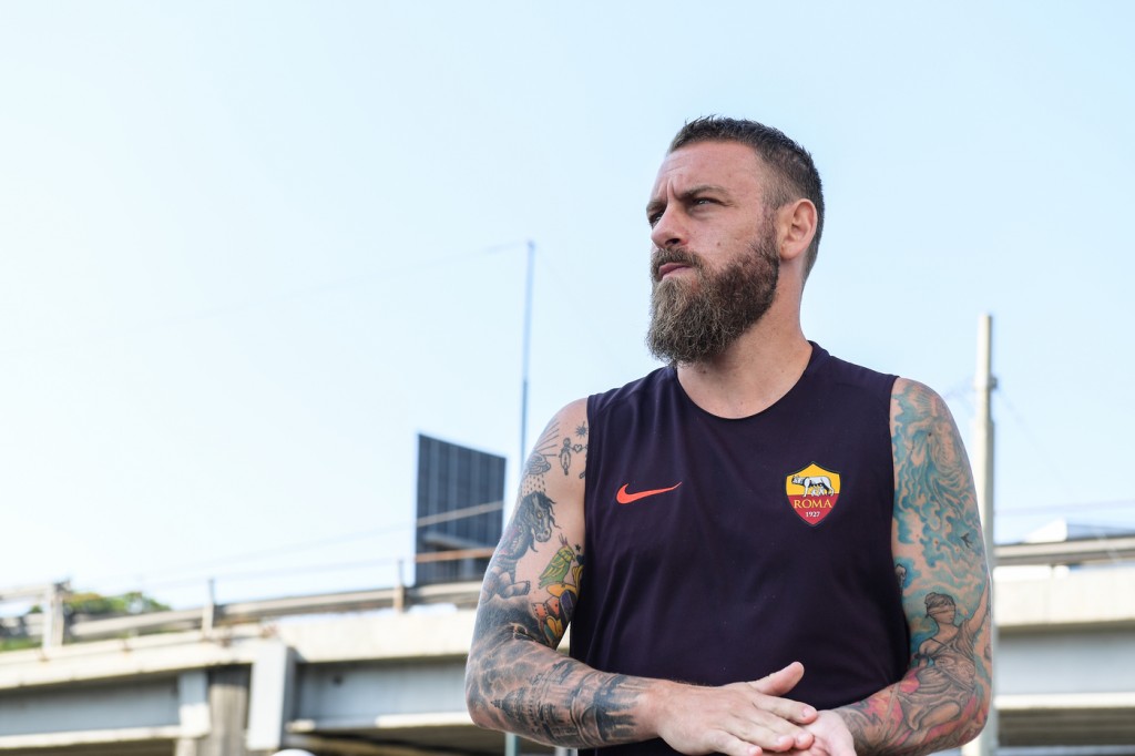 AS Roma, allenamento a porte aperte allo Stadio Tre Fontane Daniele De Rossi
