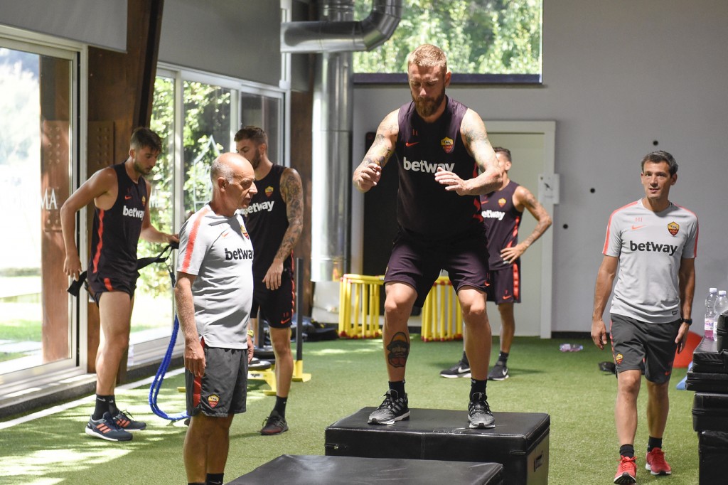 Trigoria Allenamento De Rossi 01 Palestra