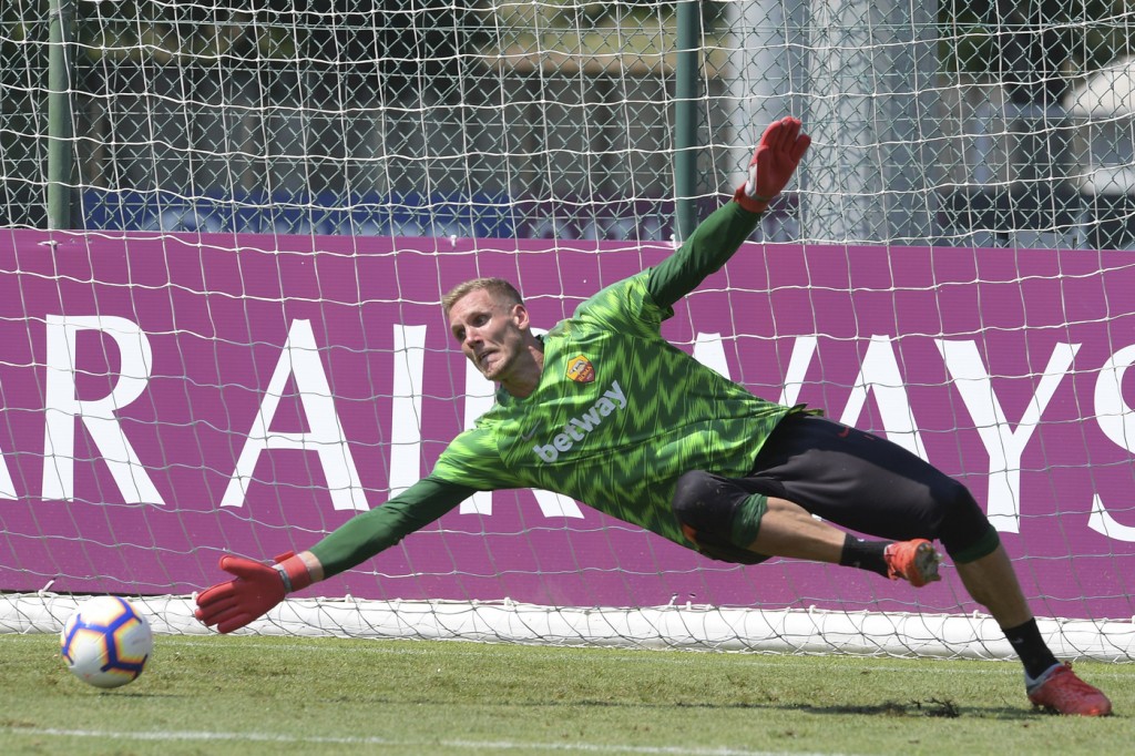 Olsen AS Roma, allenamento a Trigoria in vista dell'Atalanta