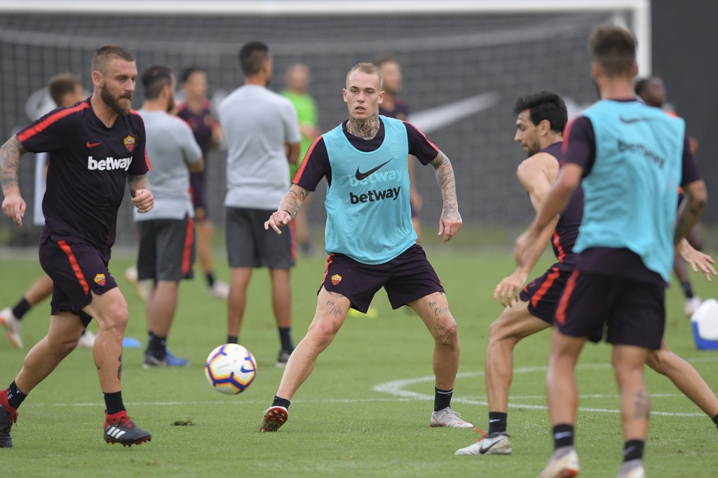 As Roma_Allenamento_Trigoria_De Rossi_Karsdorp_Pastore