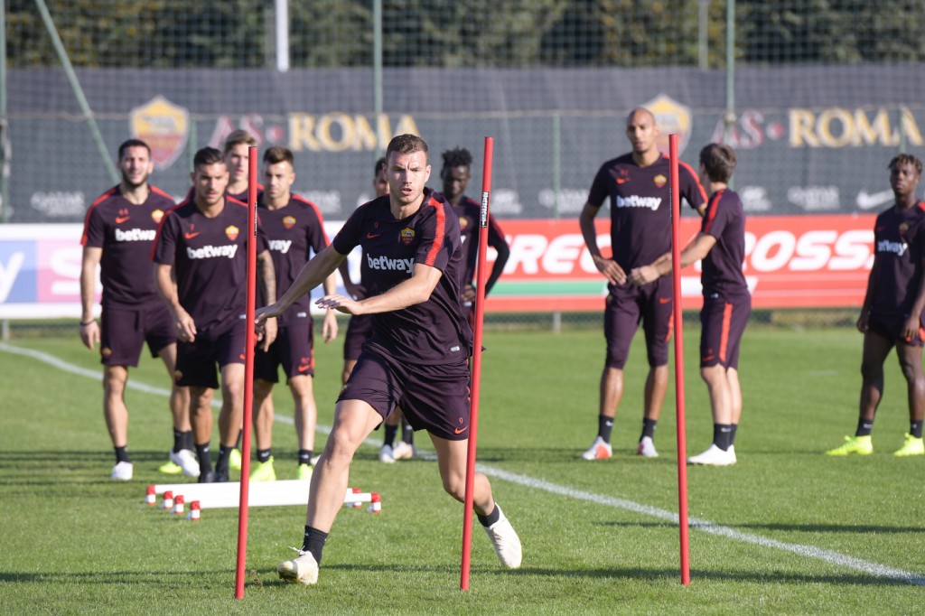 Dzeko AS Roma, allenamento a Trigoria in vista della Spal