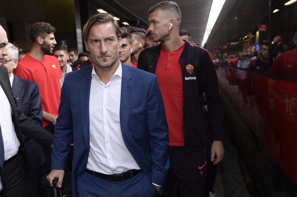 Totti Dzeko L'AS Roma in viaggio verso Firenze
