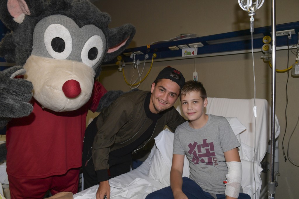 Cengiz Under visita il reparto pediatrico dell’Ospedale San Camillo di RomaCengiz Under visita il reparto pediatrico dell’Ospedale San Camillo di Roma