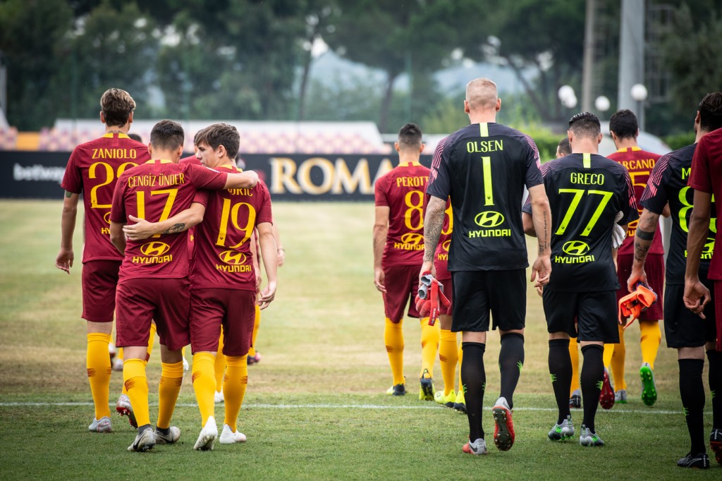 AS Roma_Backstage_foto di squadra
