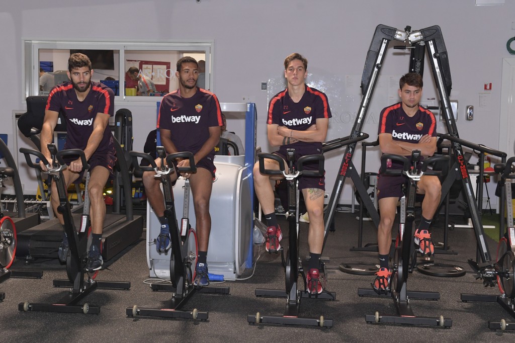 trigoria_allenamento_fazio_jesus_zaniolo_under_palestra