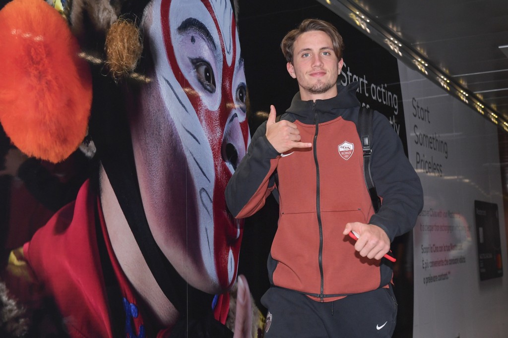 Luca Pellegrini AS Roma, partenza per la trasferta di Parma