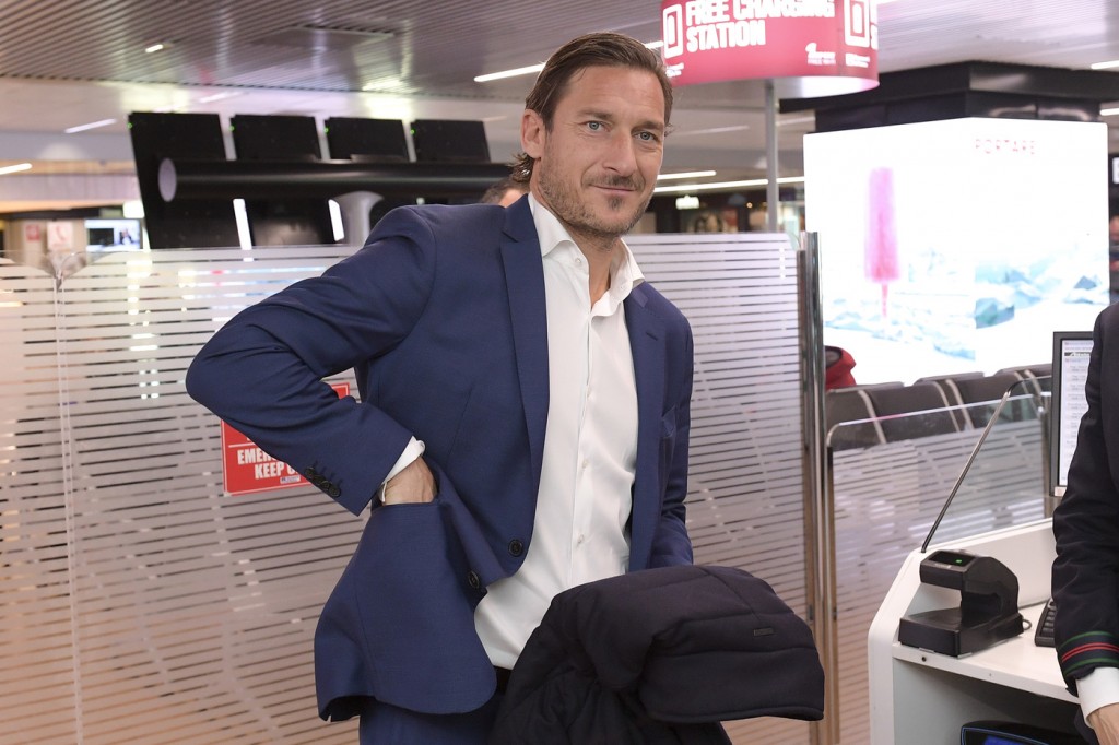 As Roma_Fiumicino_partenza_Totti