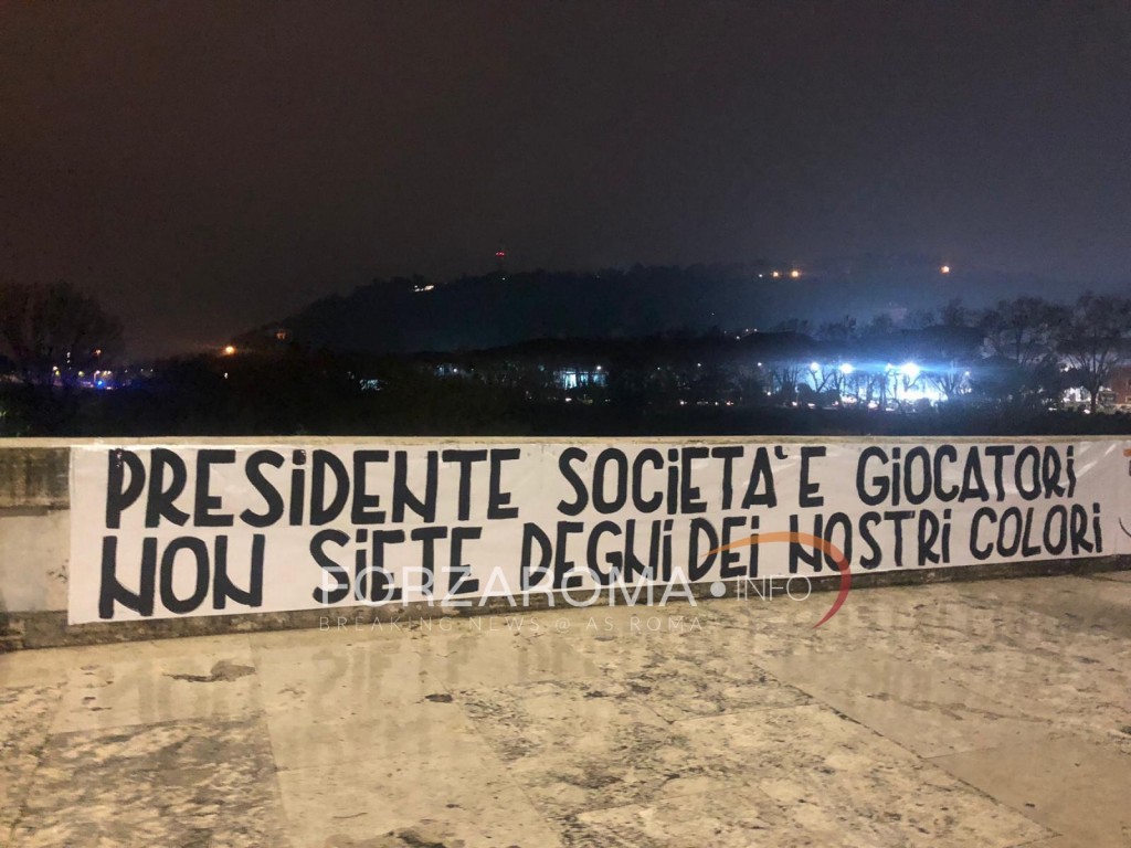 striscione olimpico tifosi