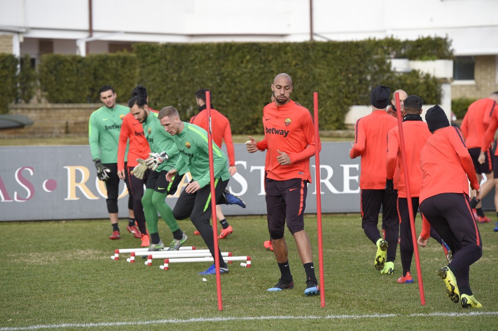 As Roma_rifinitura_Trigoria_Nzonzi