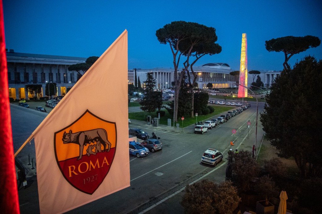 bandiera obelisco AS Roma, presentazione nuova sede EUR