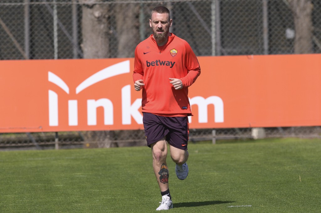 de rossi AS Roma, seduta di allenamento al Centro sportivo di Trigoria