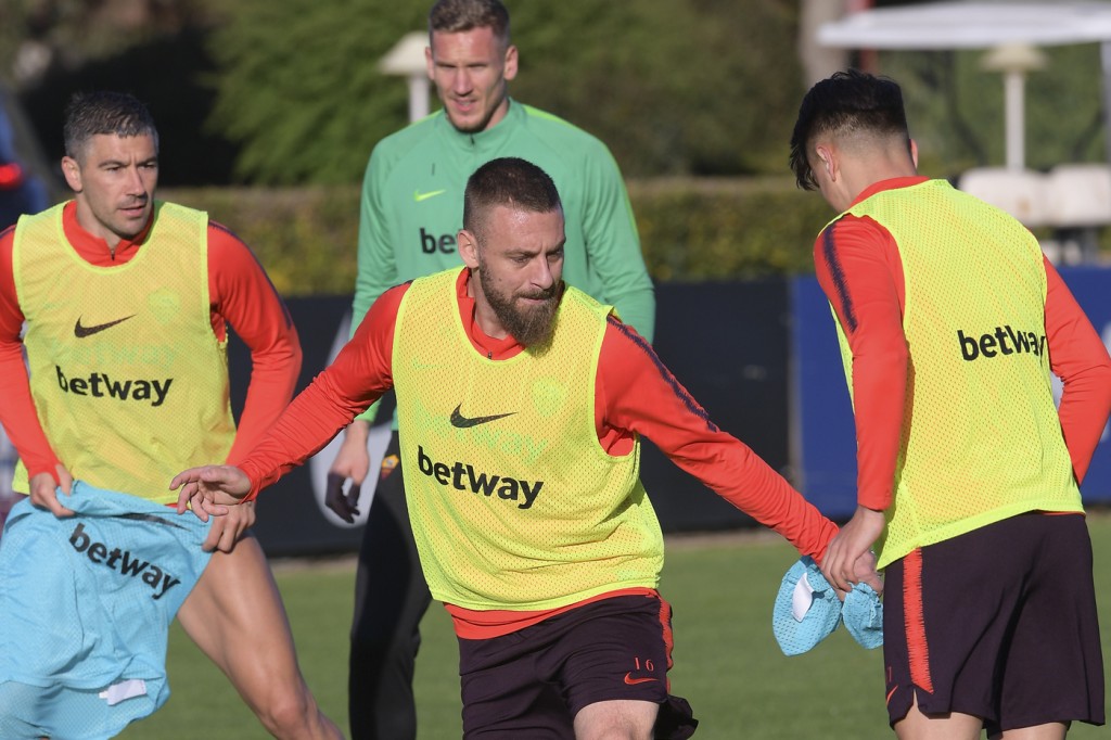 As Roma_Trigoria_Allenamento_De Rossi