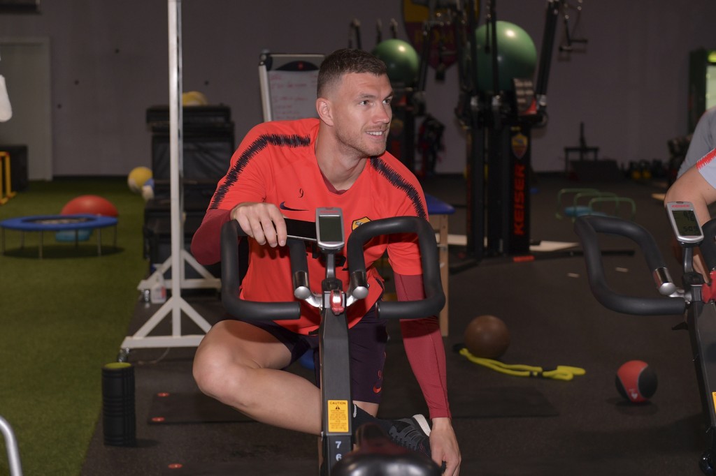 dzeko allenamento_roma_trigoria_33