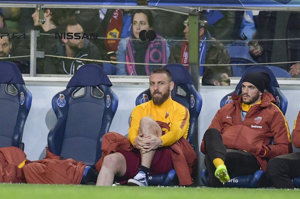 De Rossi Santon Porto vs Roma - Uefa Champions League