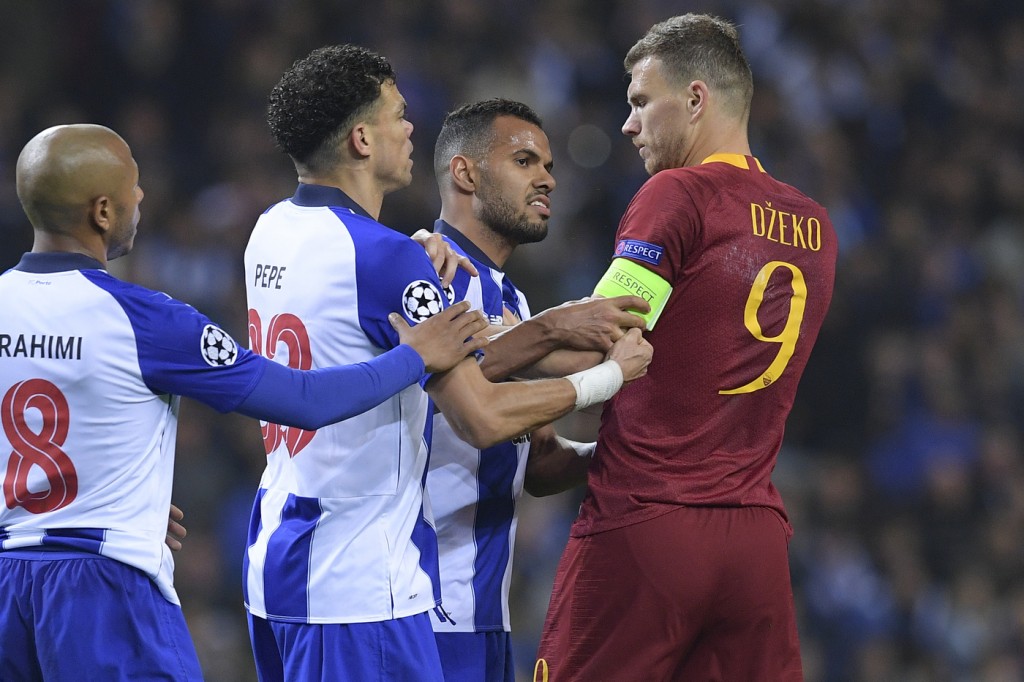 Dzeko Pepe Porto vs Roma - Uefa Champions League
