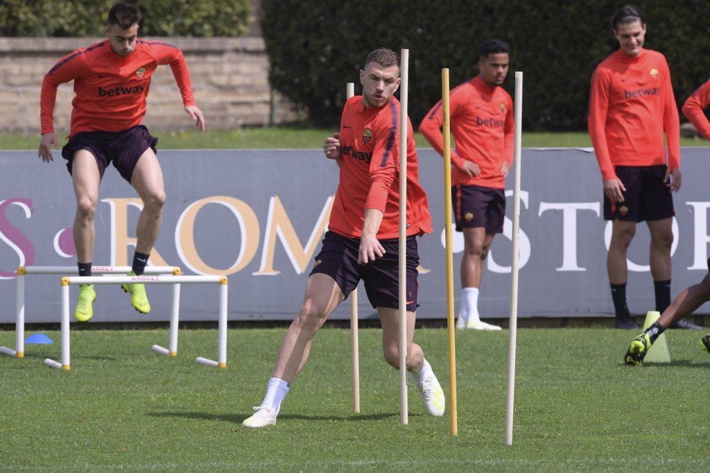 Dzeko Sessione di allenamento dell'AS Roma