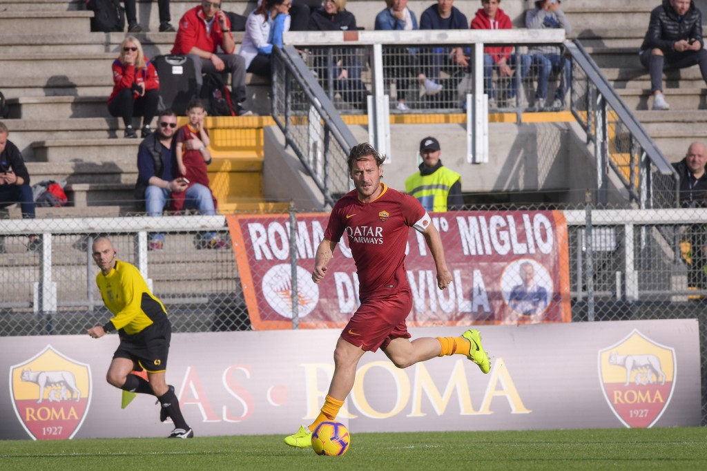 totti AS Roma, partita amichevole tra AS Roma Legends e Nazionale Piloti