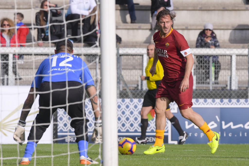 totti AS Roma, partita amichevole tra AS Roma Legends e Nazionale Piloti