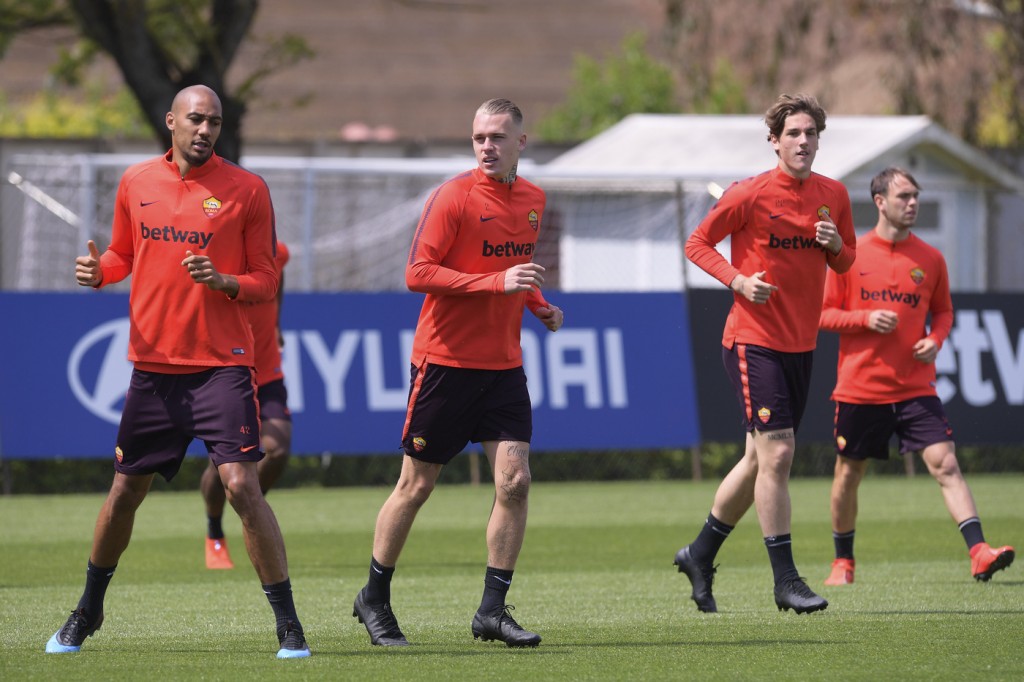Nzonzi Karsdorp Zaniolo Sessione di allenamento dell'AS Roma