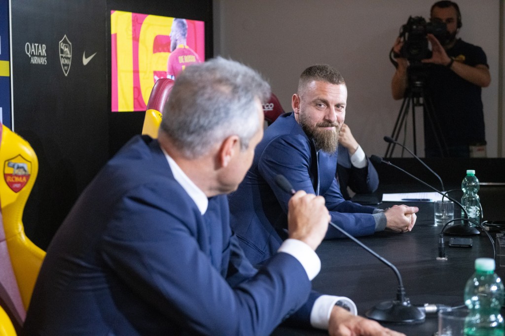 fienga AS Roma, De Rossi lascia: la conferenza stampa del Capitano