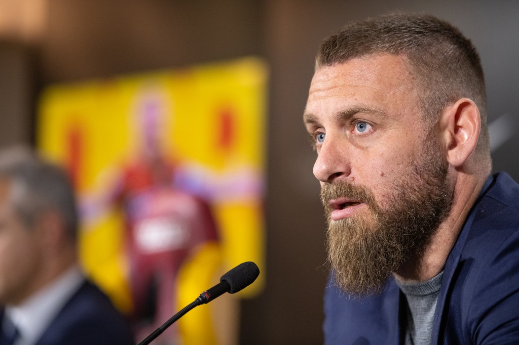 AS Roma, De Rossi lascia: la conferenza stampa del Capitano